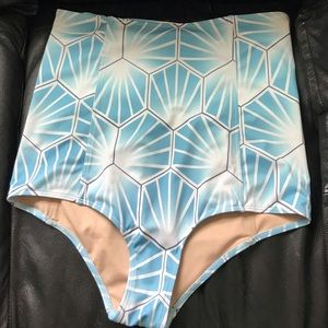 Euc Medium Tile extended high waist